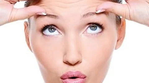 Ejercicio de gimnasia facial