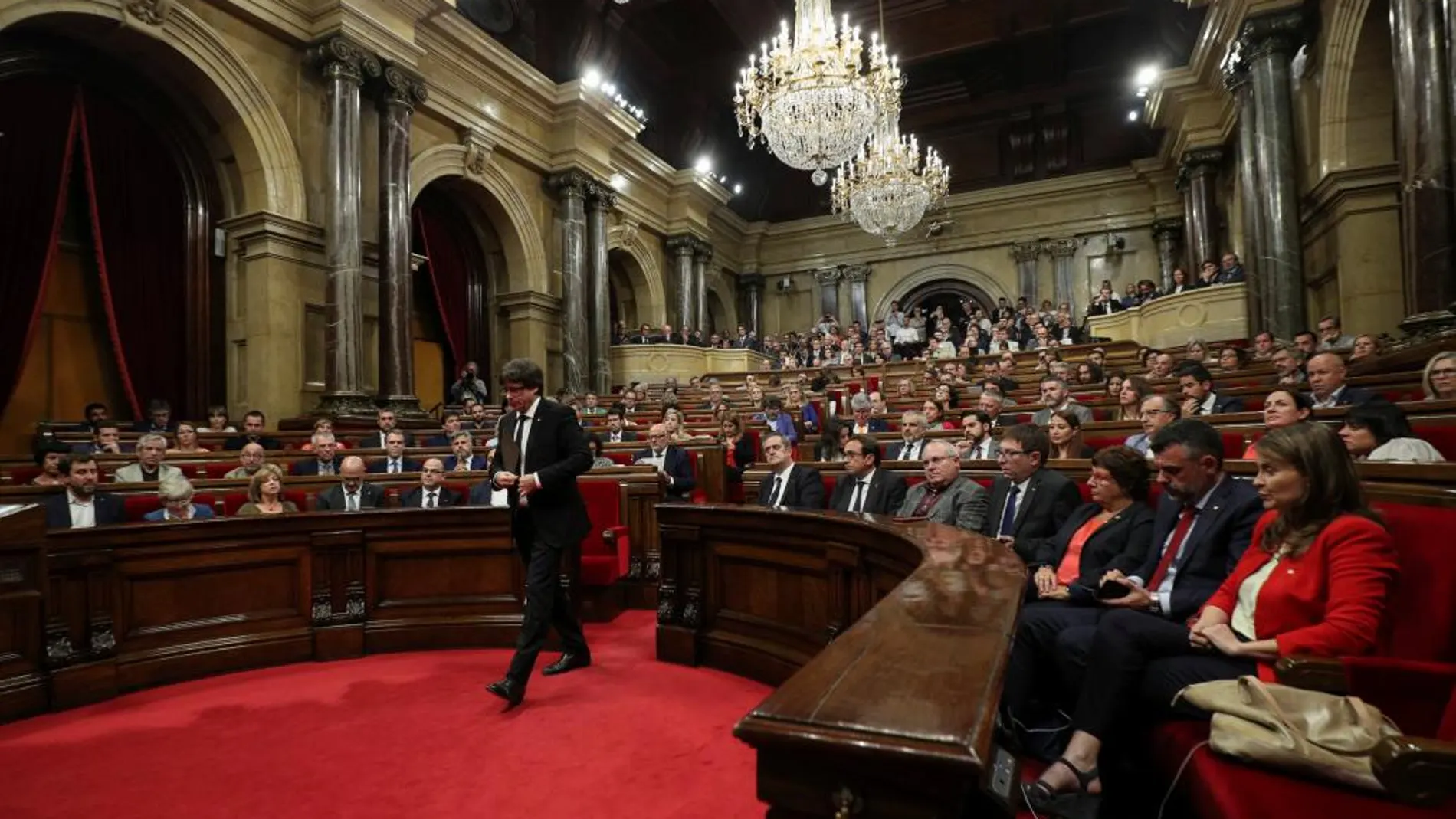 Carles Puigdemont hoy en el Parlamento de Cataluña
