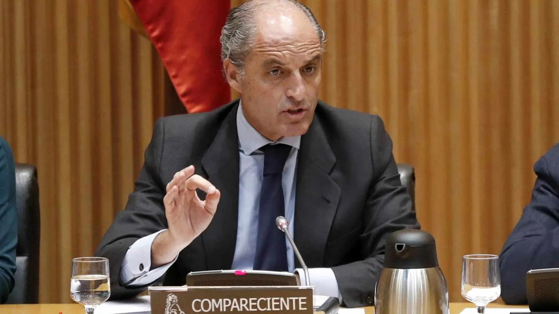 El expresidente de la Comunidad Valenciana Francisco Camps, durante su comparecencia ante la Comisión de Investigación sobre la presunta financiación ilegal del PP