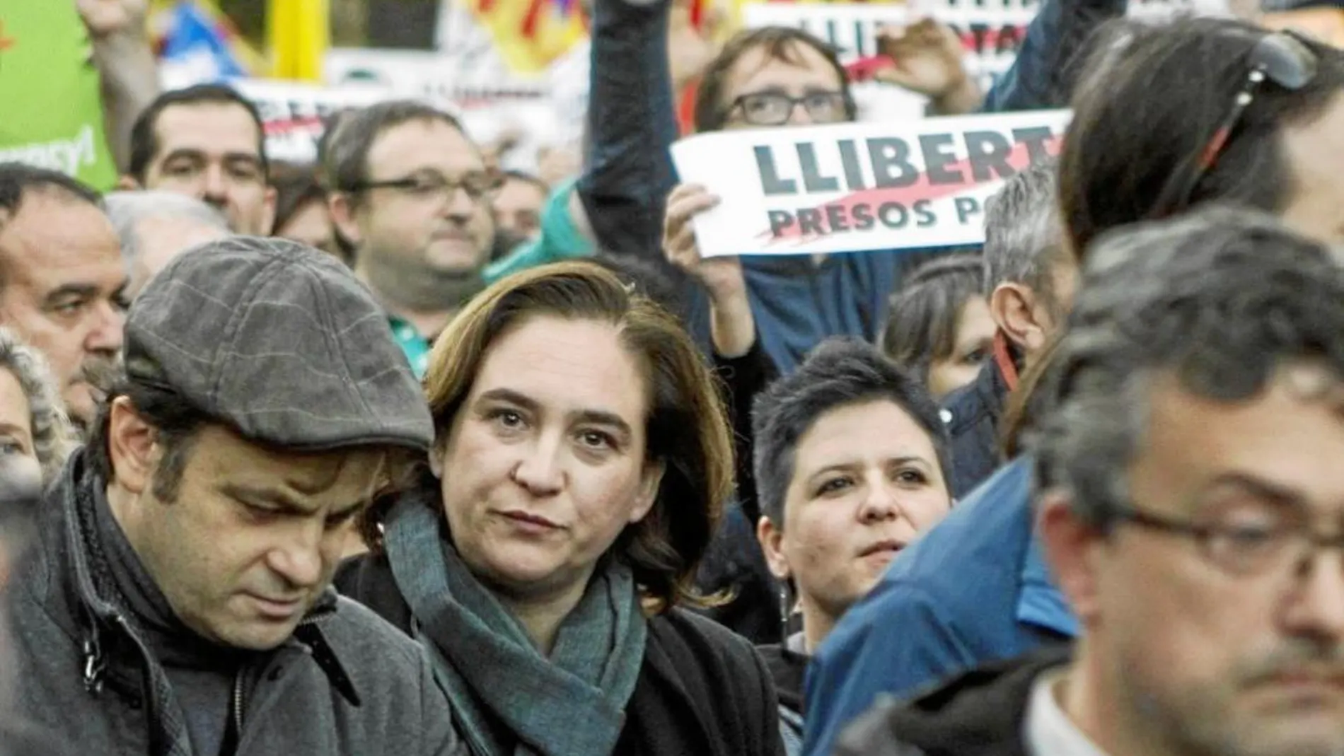 Ada Colau ha participado en numerosos actos a favor de la libertad de los «presos políticos»