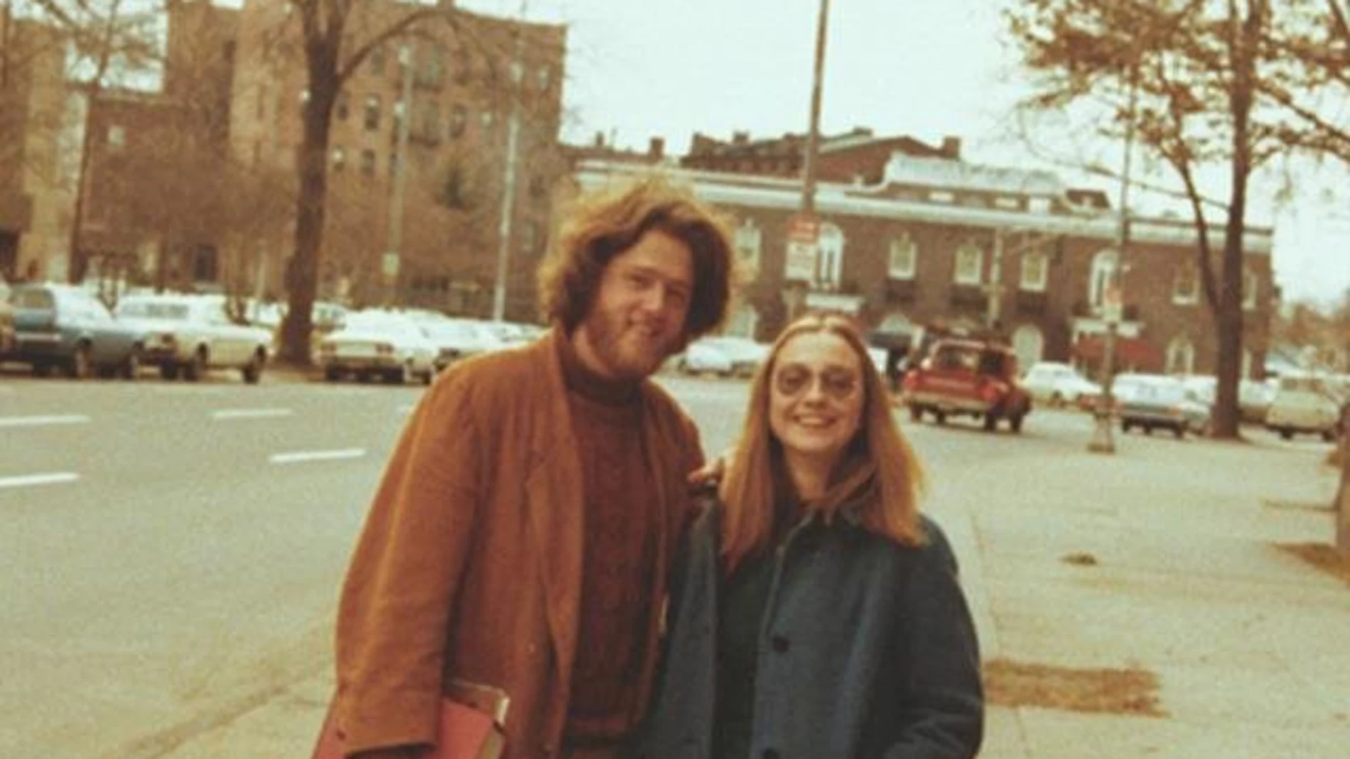 Bill y Hillary Clinton, pocos meses después de casarse, en 1975