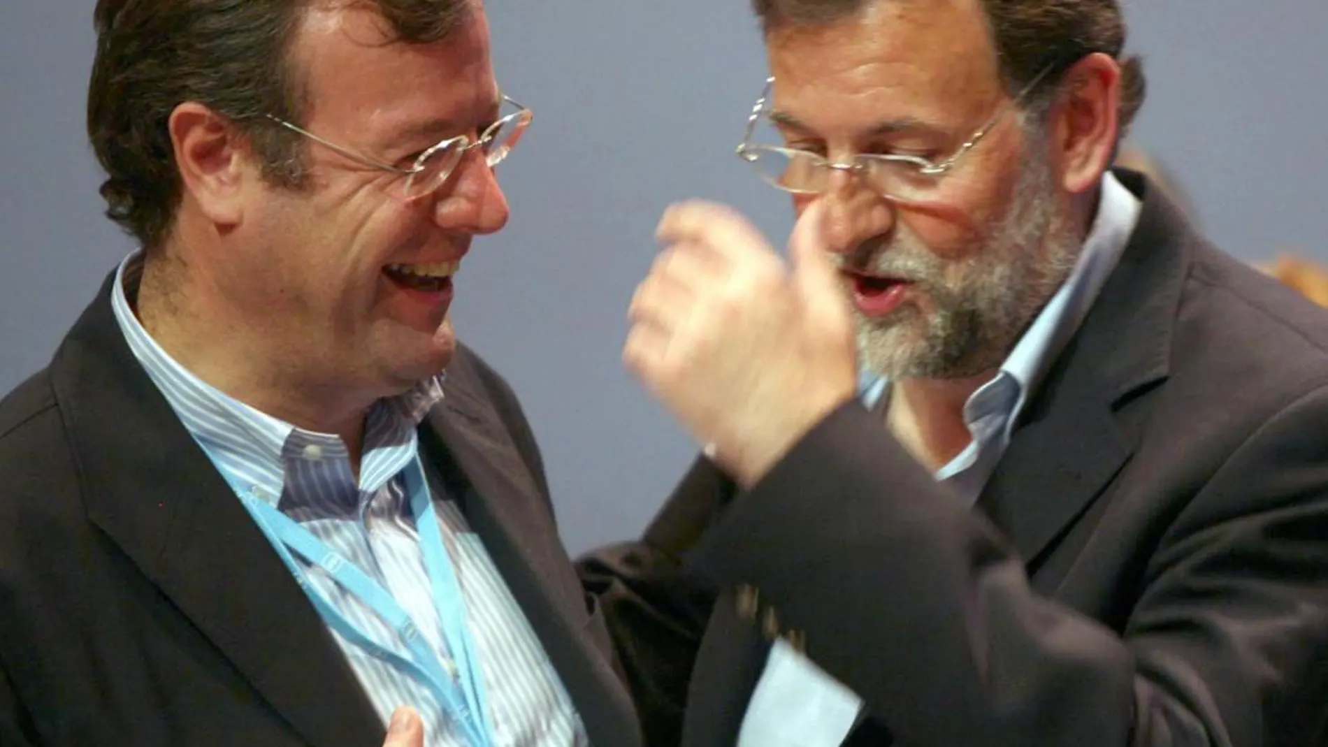 El presidente del Gobierno, Mariano Rajoy, con el alcalde de León, Antonio Silván, en un encuentro reciente
