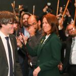 Puigdemont repareció con los alcaldes independentistas y carga contra las autoridades comunitarias que no le permitieron hacer su mitin en el Parlamento Europeo. Efe