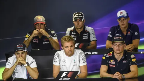 (arriba, i-d) El piloto español de Fórmula Uno, Carlos Sainz, de Toro Rosso, el mexicano Sergio Pérez, de Force India, y el sueco Marcus Ericsson, de Sauber; (abajo, i-d) el brasileño Felipe Massa, de Williams, el alemán Nico Rosberg, de Mercedes AMG, y el holandés Max Verstappen, de Red Bull, durante una rueda de prensa en el circuito de Hungaroring
