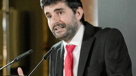 Marc Artigau nació en Barcelona en 1984 y a los 21 años ya publicaba sus textos