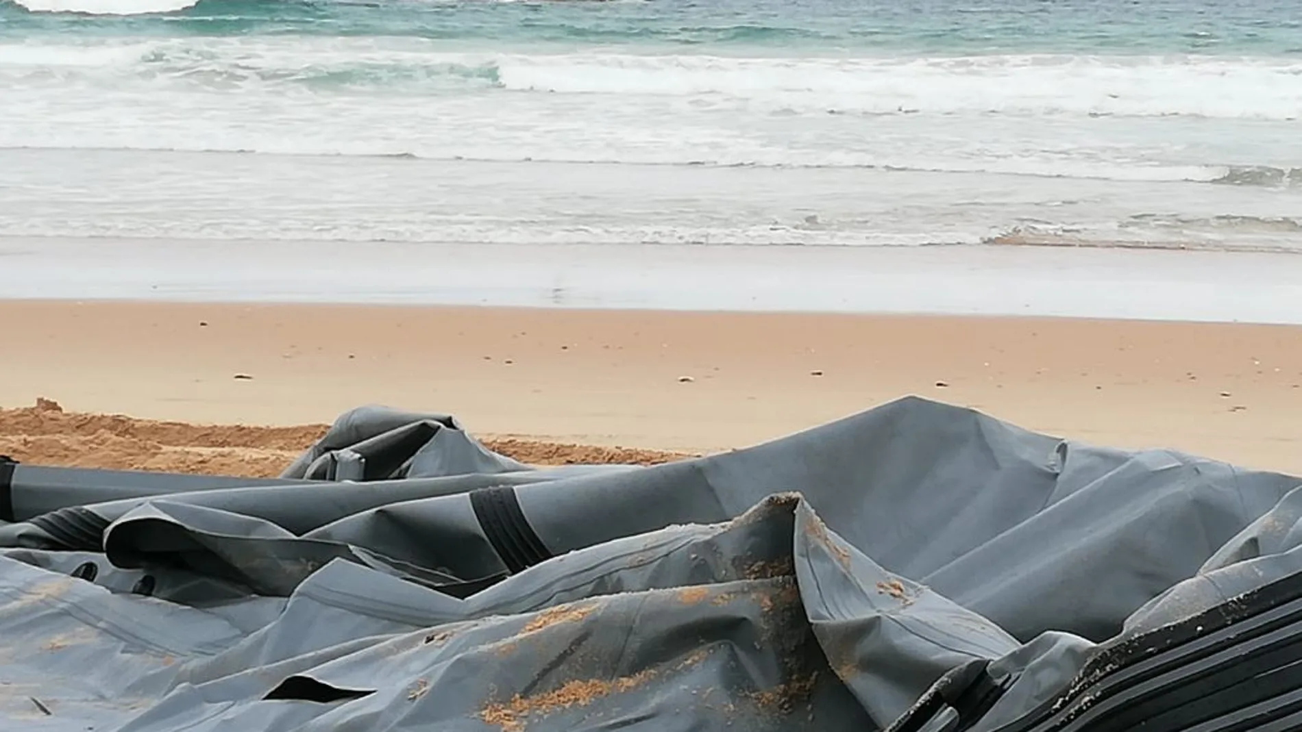 Buzos de la Guardia Civil continúan buscando al menor desaparecido