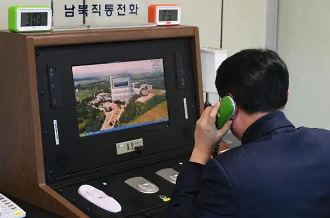 Seúl y Pyongyang reabren el «teléfono rojo»