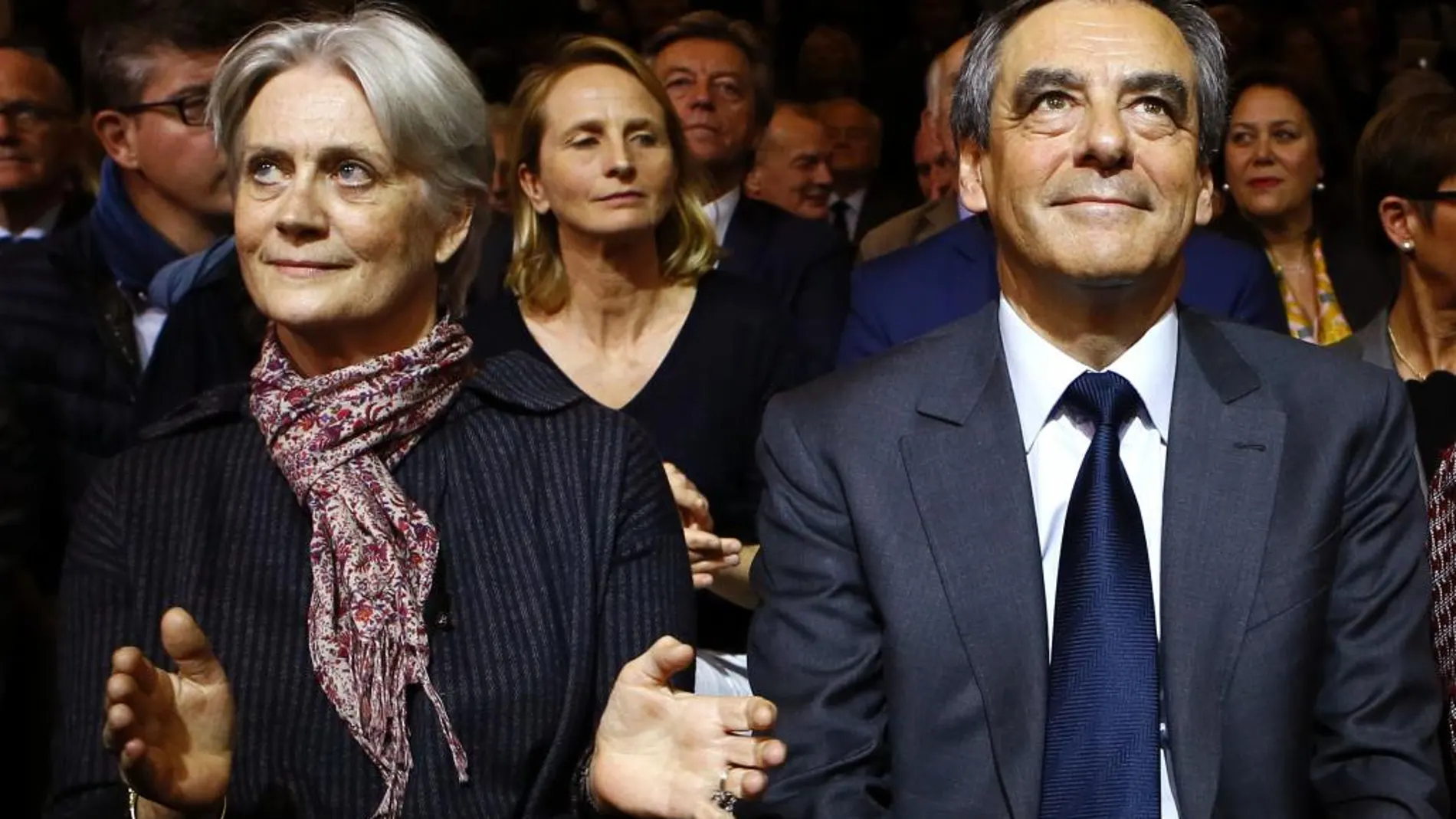 Penelope Fillon al lado de su esposo, el candidato de la derecha francesa a la presidencia