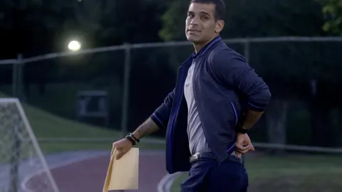 El futbolista mexicano Rafael Márquez se retira del campo al termino de un mensaje a medios de comunicación