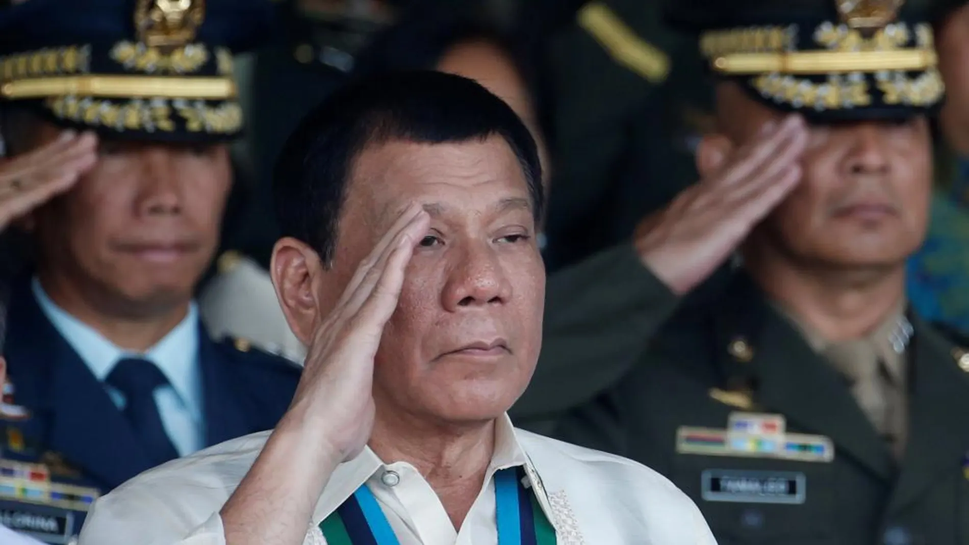 El presidente de Filipinas, Rodrigo Duterte, en un acto con militares.