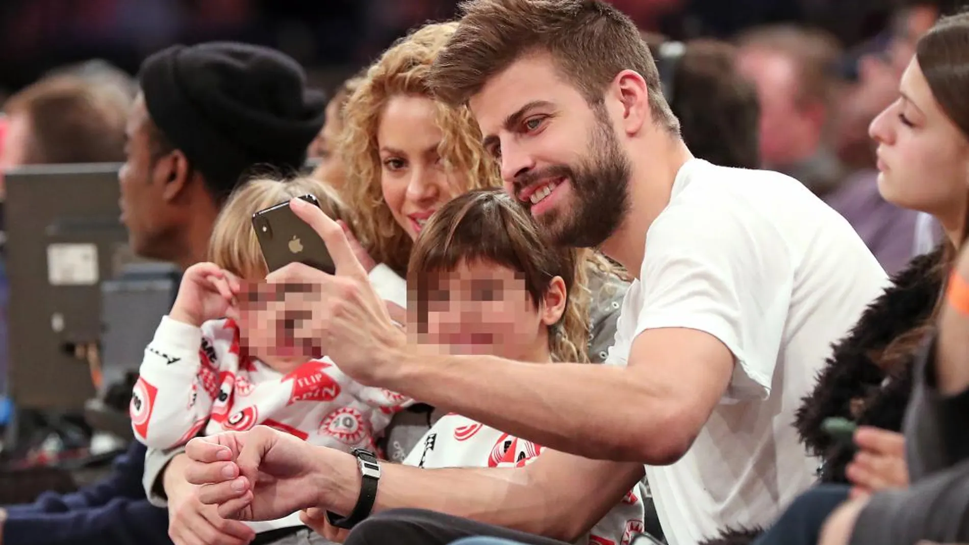 El jugador acudió con su familia a un partido de la NBA
