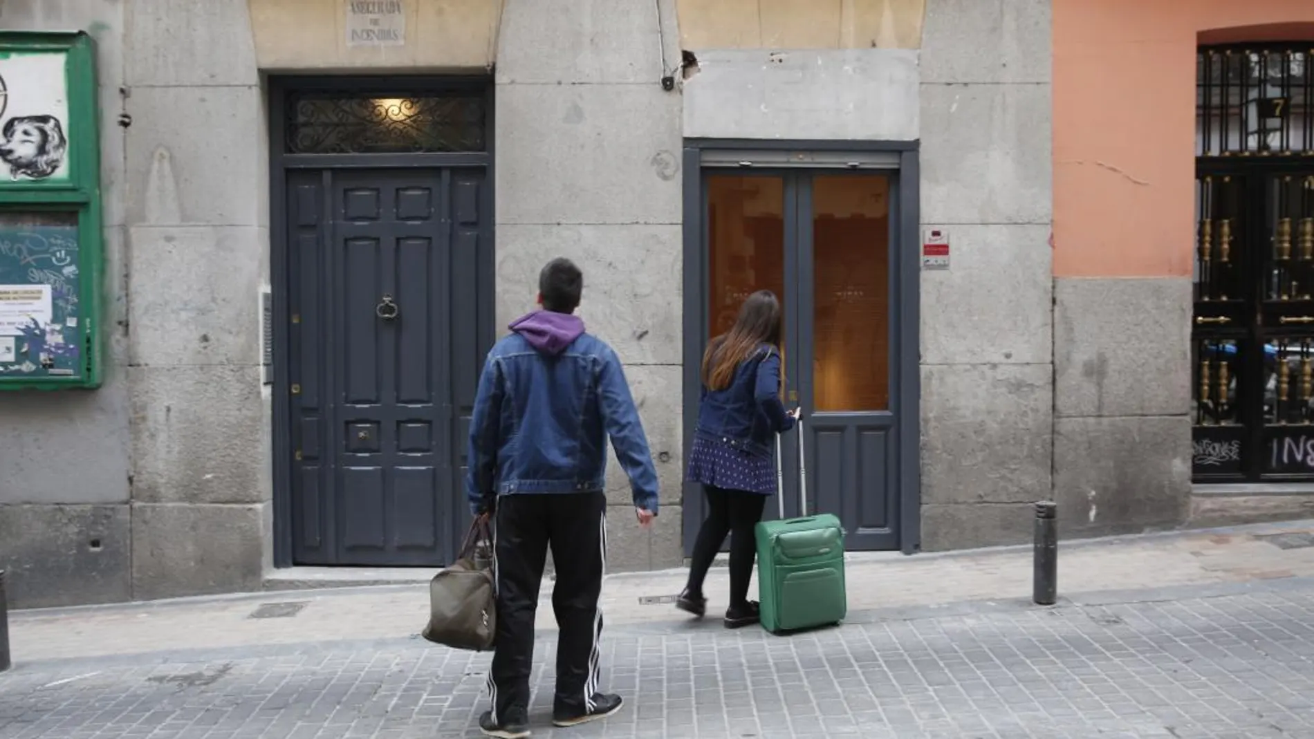 Las viviendas okupas en Puente de Vallecas se utilizan como narcopisos generando un problema de seguridad en el barrio