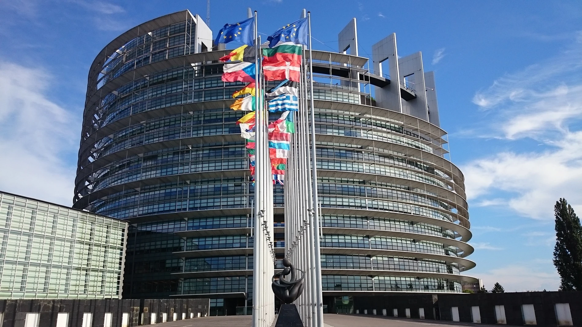 Elecciones al Parlamento Europeo: Sufragio universal directo y no igualitario