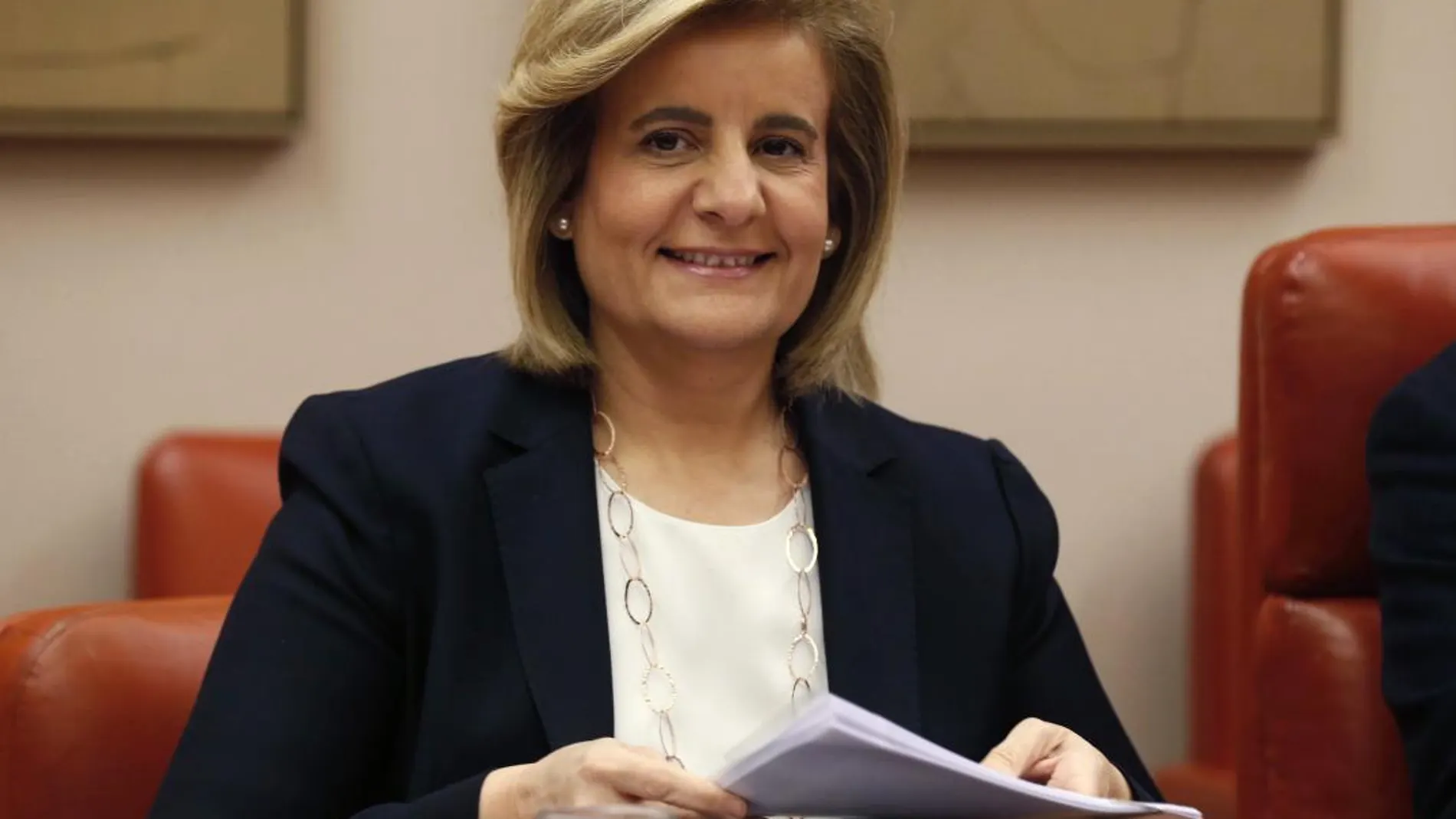 La ministra de Empleo, Fátima Báñez, durante su comparecencia la Comision de Empleo y Seguridad Social del Congreso para informar sobre la evolución del mercado laboral