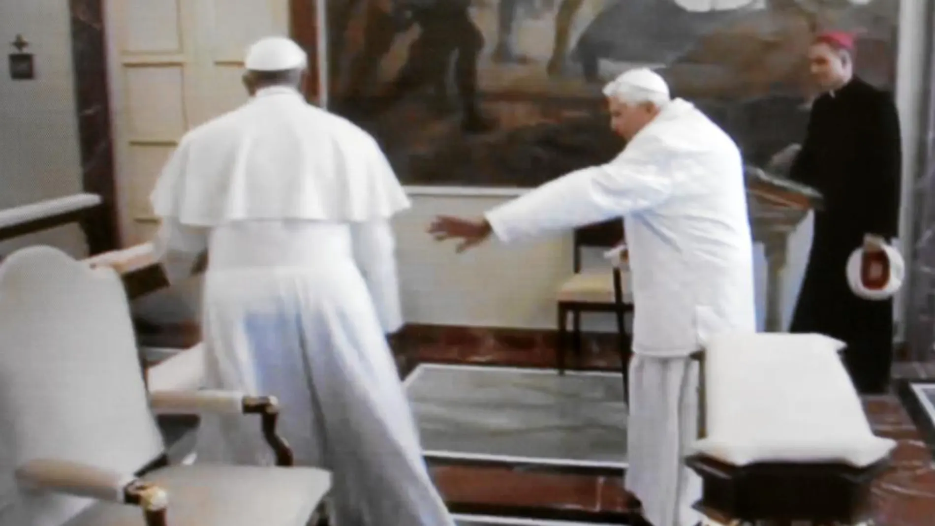 Francisco: «Usted es ejemplo de humildad» / Benedicto XVI: «Gracias por la visita»
