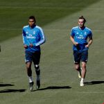 Bale, entrenándose con los compañeros