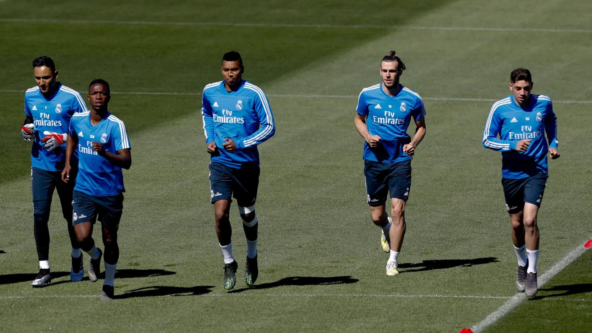 Bale, entrenándose con los compañeros