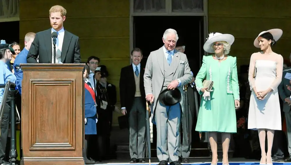 Los duques de Sussex junto a Camila de Cornualles y el príncipe Carlos
