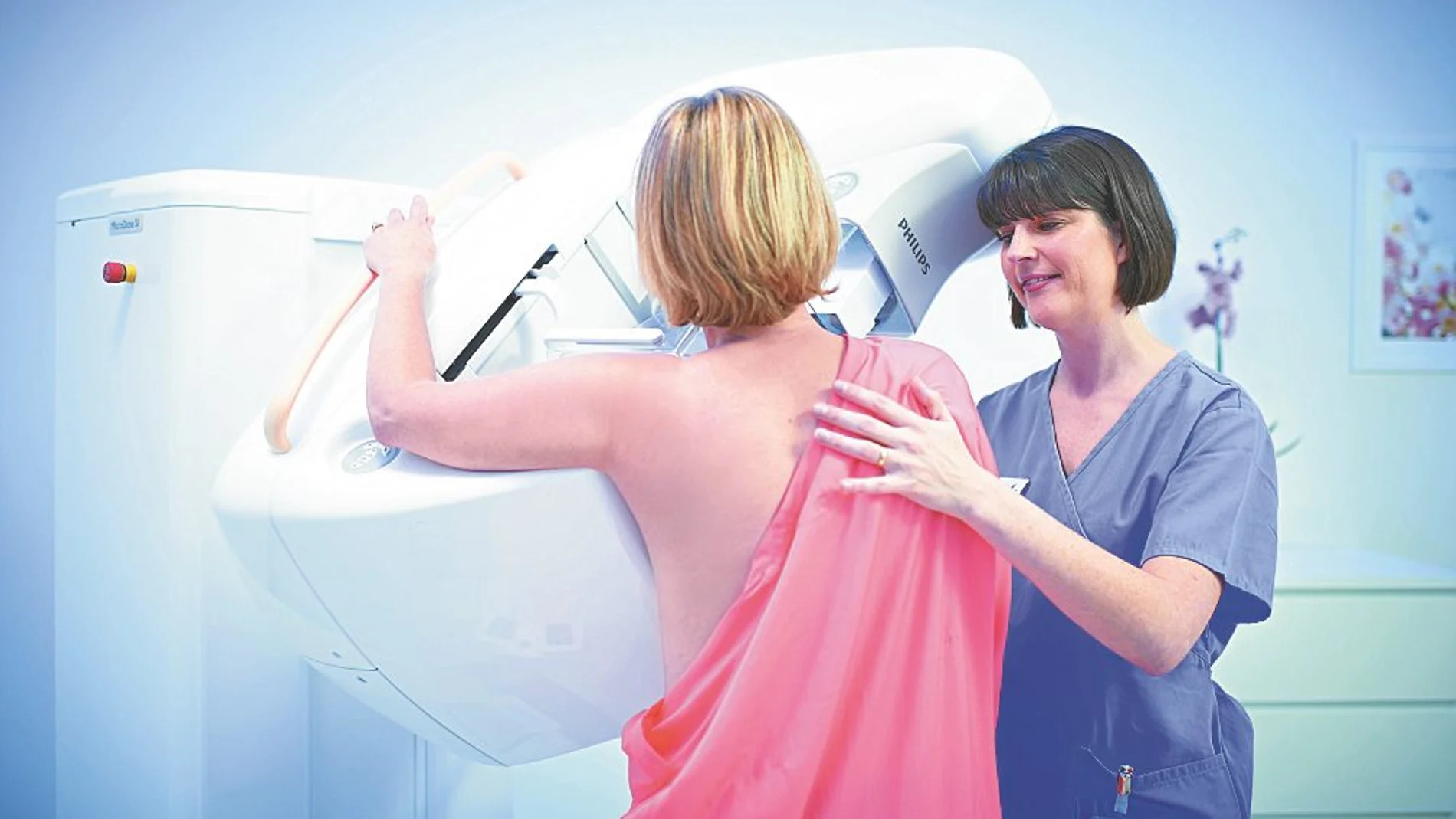 La innovación más reciente ofrece nuevas soluciones a estos problemas y permite una mejor visualización de la composición de la mama sea cual sea la densidad, algo que facilita y mejora la detección precoz y el diagnóstico del tumor