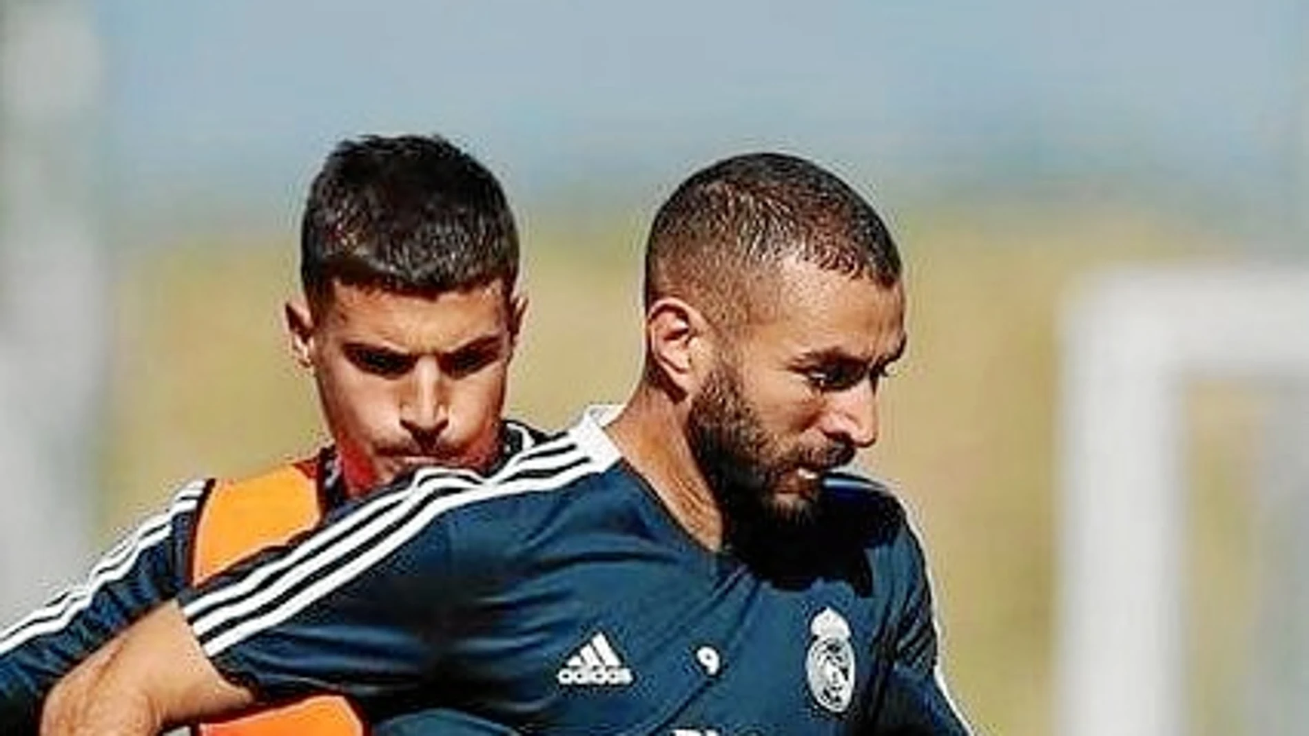 Benzema se ha entrenado esta semana con el resto de la plantilla y hoy está listos para jugar/Foto: realmadrid.com
