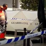 El lugar del crimen, acordonado por la Guardia Civil.
