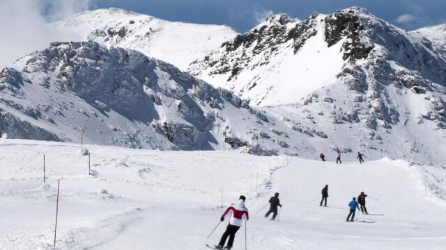 Imagen de Sierra Nevada, la que más kilómetros esquiables posee a fin de año