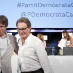Carles Puigdemont y Artur Mas durante el proceso en julio de ratificación del nuevo nombre de Convergència