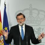 Mariano Rajoy durante la rueda de prensa para analizar los resultados de las elecciones