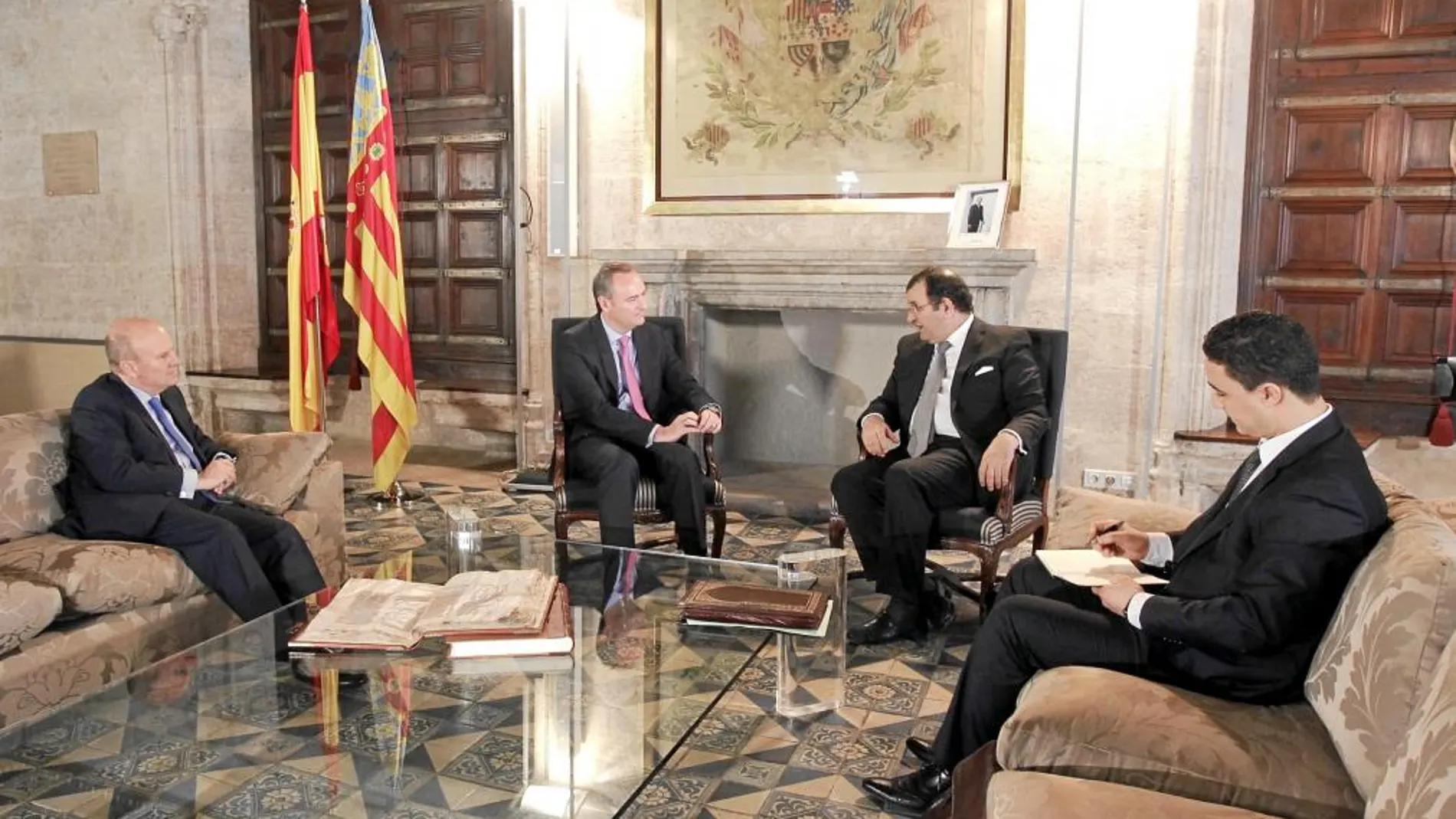El presidente Fabra recibió ayer al embajador de Argelia en España
