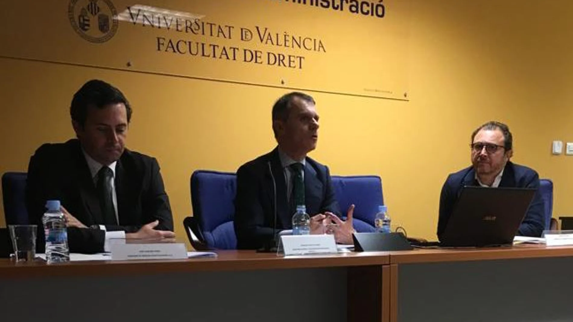 El secretario general de la Consejería de la Presidencia, José Manuel Herrero, participa en la jornada, en la Universidad de Valencia