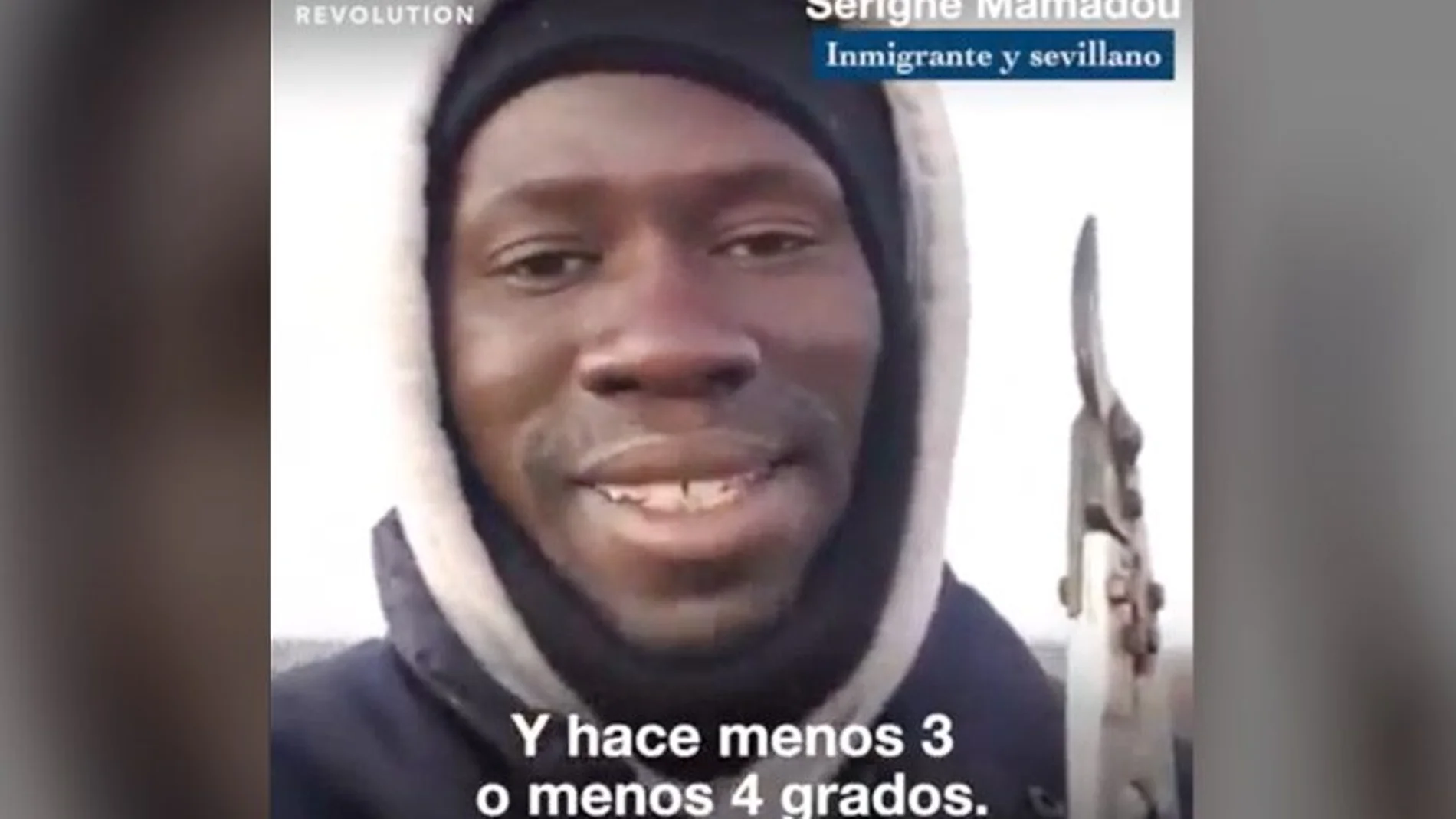 Serigne Mamadou es un inmigrante que trabaja en el campo y ha querido mandar un mensaje a Vox a través de un vídeo / YouTube