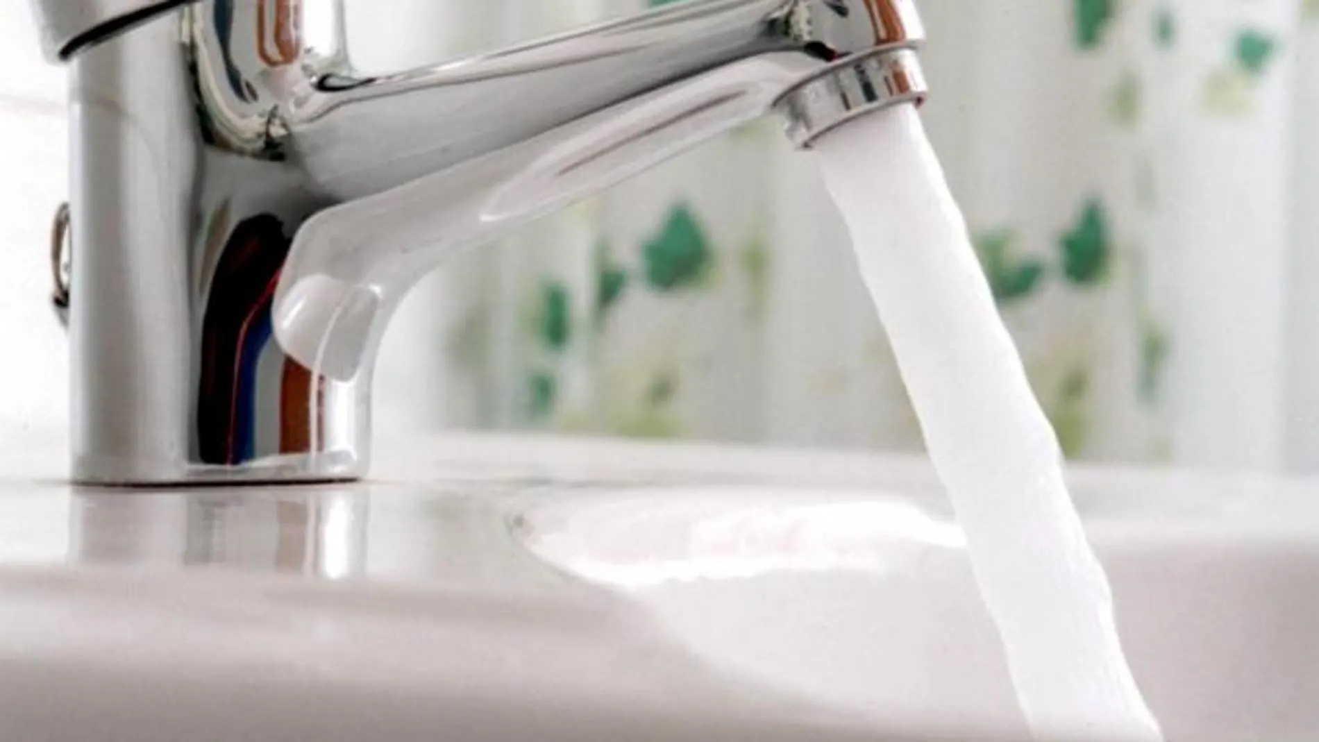 La tarifa del agua varía hasta un 349,3% dependiendo de la ciudad