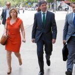 El alcalde de Castellón, Alfonso Bataller, a su llegada al TSJ de Valencia para prestar declaración