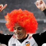 Rodrigo celebró su gol con una peluca naranja, como la que utilizó Jaime Ortí
