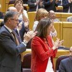 Los socialistas aplaudieron efusivamente las intervenciones del líder del PSOE