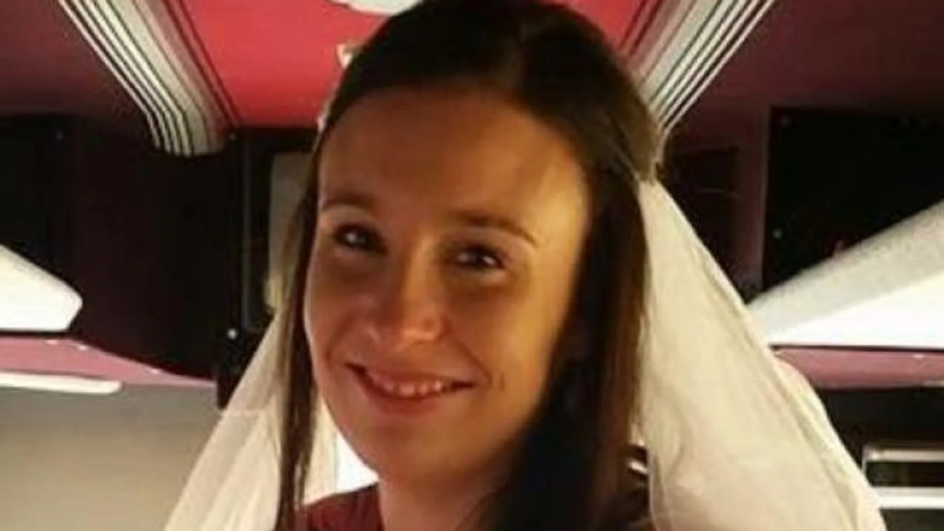 Una profesora, violada, asesinada y quemada seis días antes de su boda