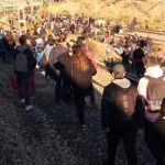 Los pasajeros decidieron bajar del convoy e invadieron las vías para llegar a la estación de Atocha