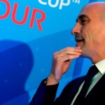 El presidente de la Real Federación Española de Fútbol, Luis Rubiales, a su llegada a la Asamblea General Extraordinaria de la RFEF celebrada este lunes en la Ciudad del Fútbol de Las Rozas