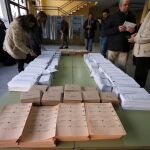 Papeletas de los diferentes partidos para el Congreso y el Senado