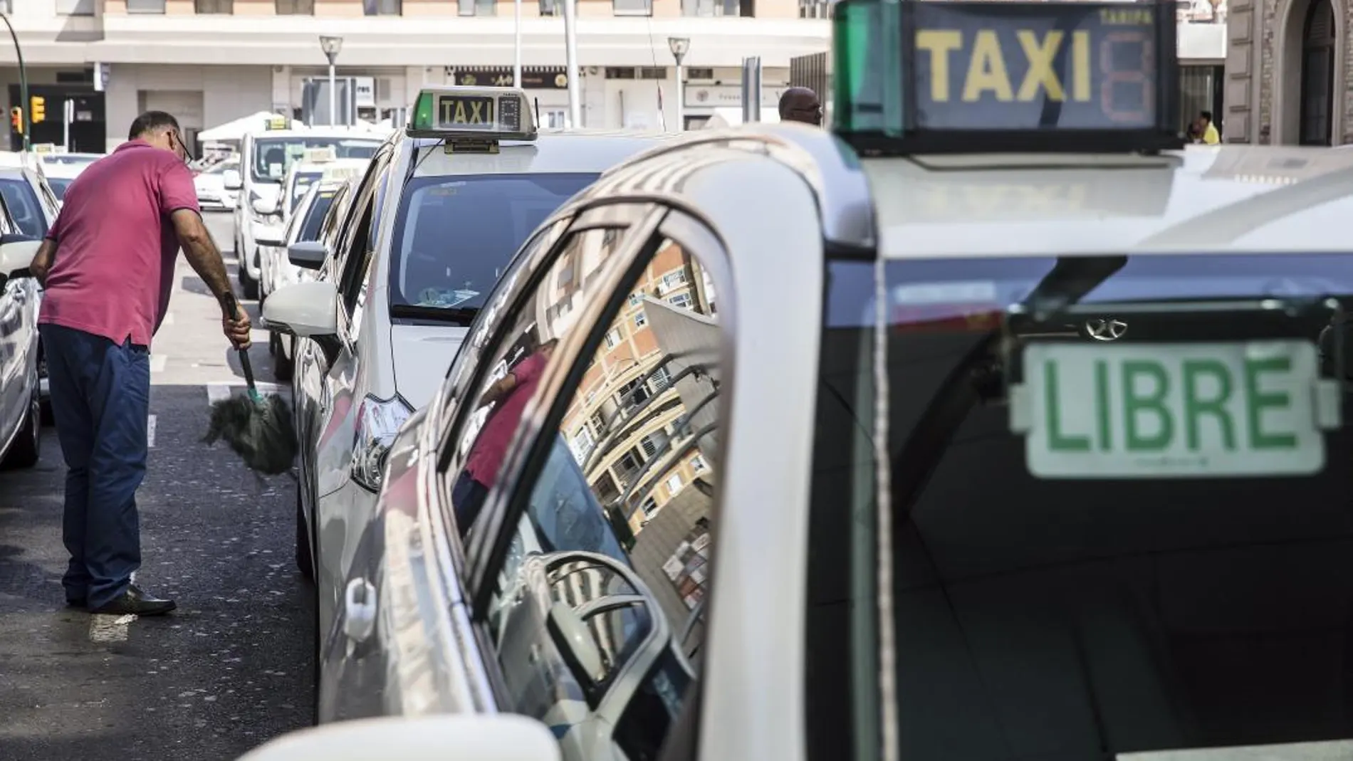 El conflicto entre taxistas y VTC se agrava