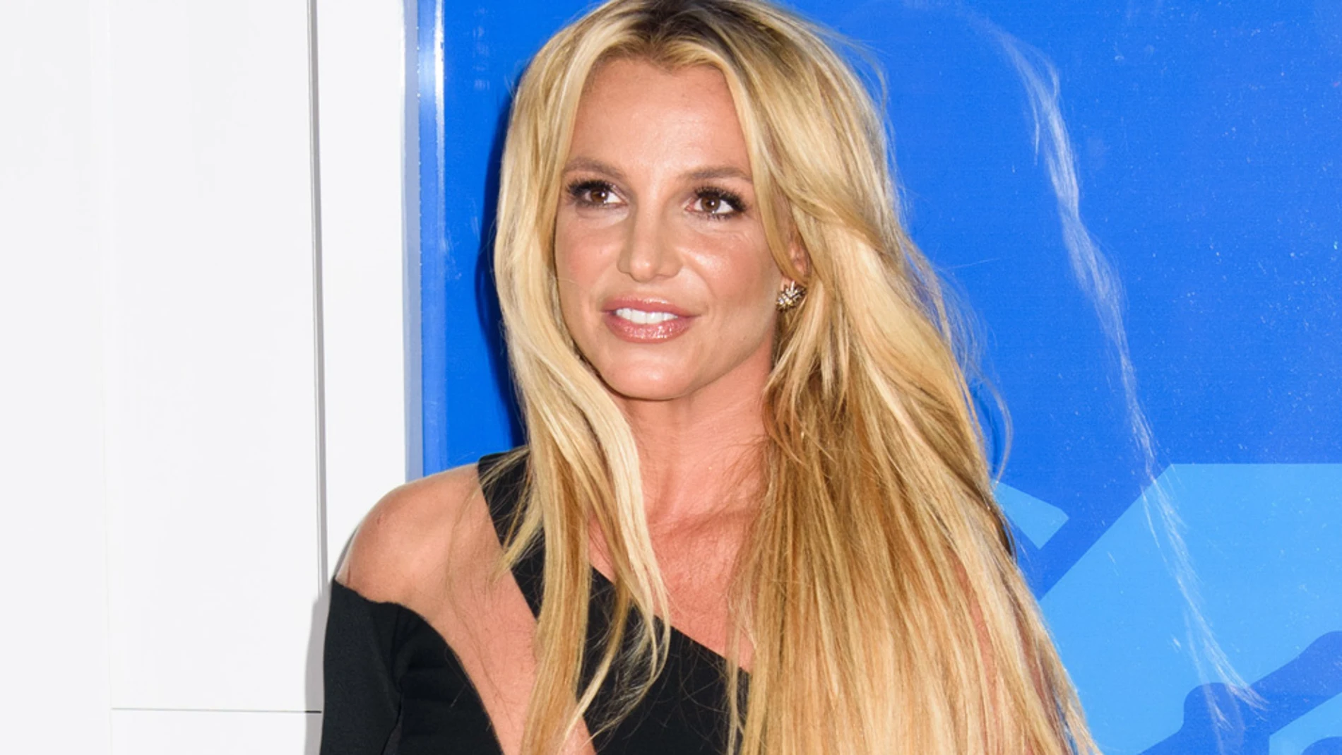 Britney Spears confirma su relación con el joven modelo Sam Ashghari