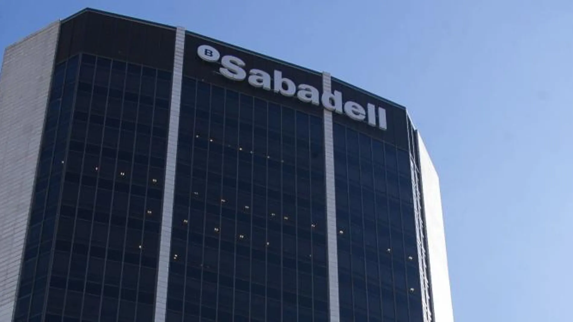 Edificio corporativo del Banco Sabadell en Barcelona.