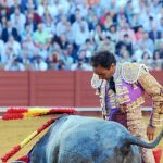 El Cid se dispone a realizar un cambio de mano al quinto de la tarde