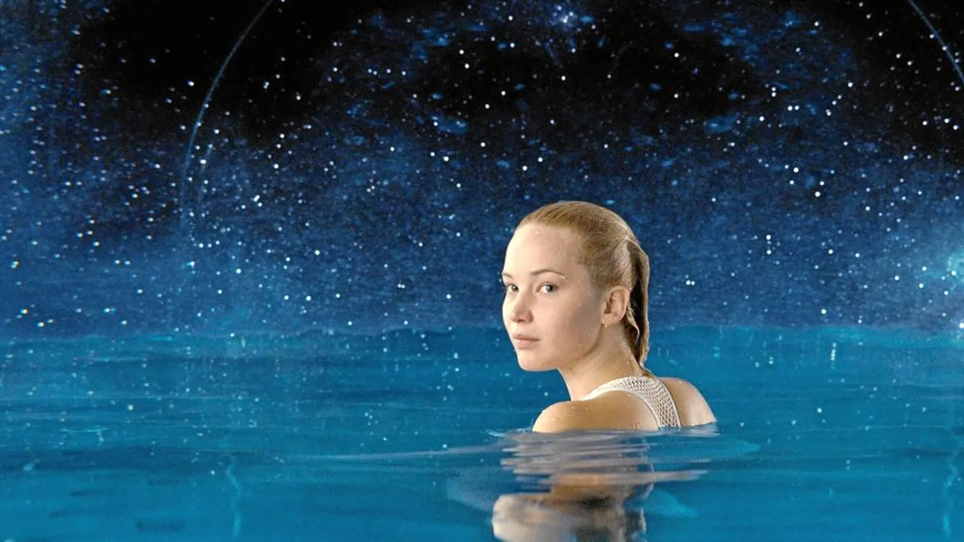 Jennifer Lawrence interpreta a una escritora a la que Chris Pratt despertará antes de tiempo