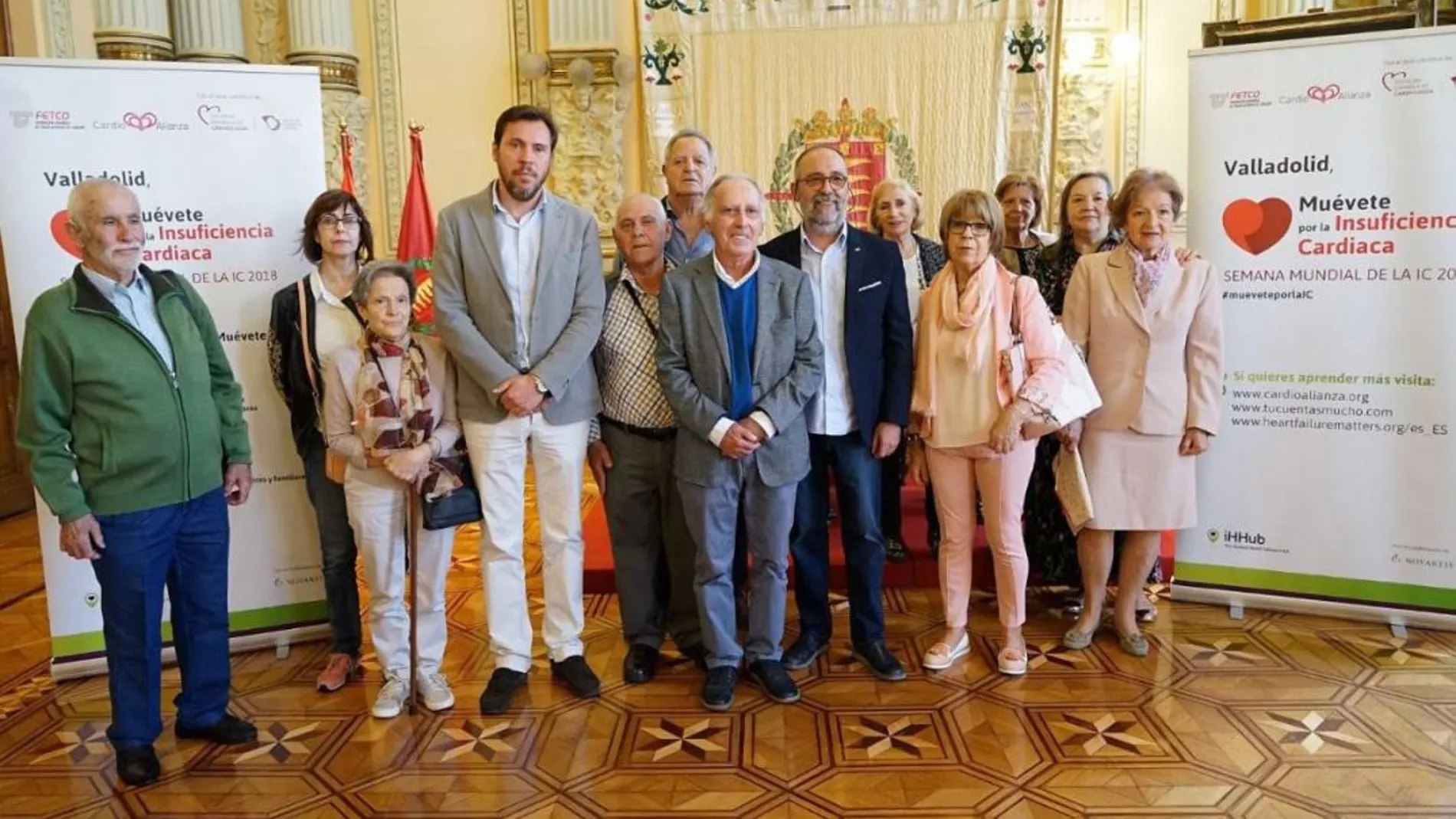 El alcalde Óscar Puente se reúne con el presidente de la Federación de Trasplantados de Corazón, Emilio Bautista, y otros miembros de la entidad / Ayto. Valladolid