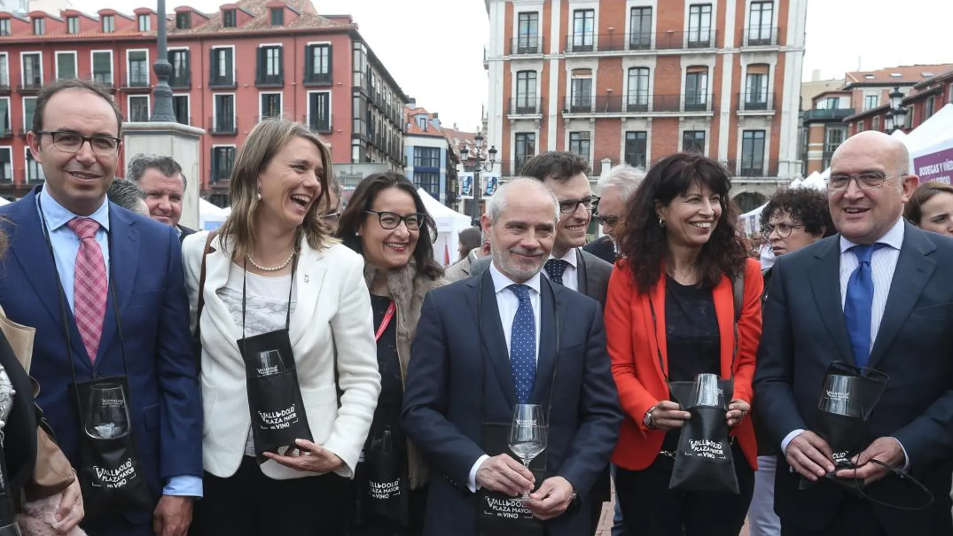 Víctor Alonso, Ángela de Miguel, Víctor Caramanzana, Ana Redondo y Jesús Julio Carnero en la inauguración del certamen / Dos Santos