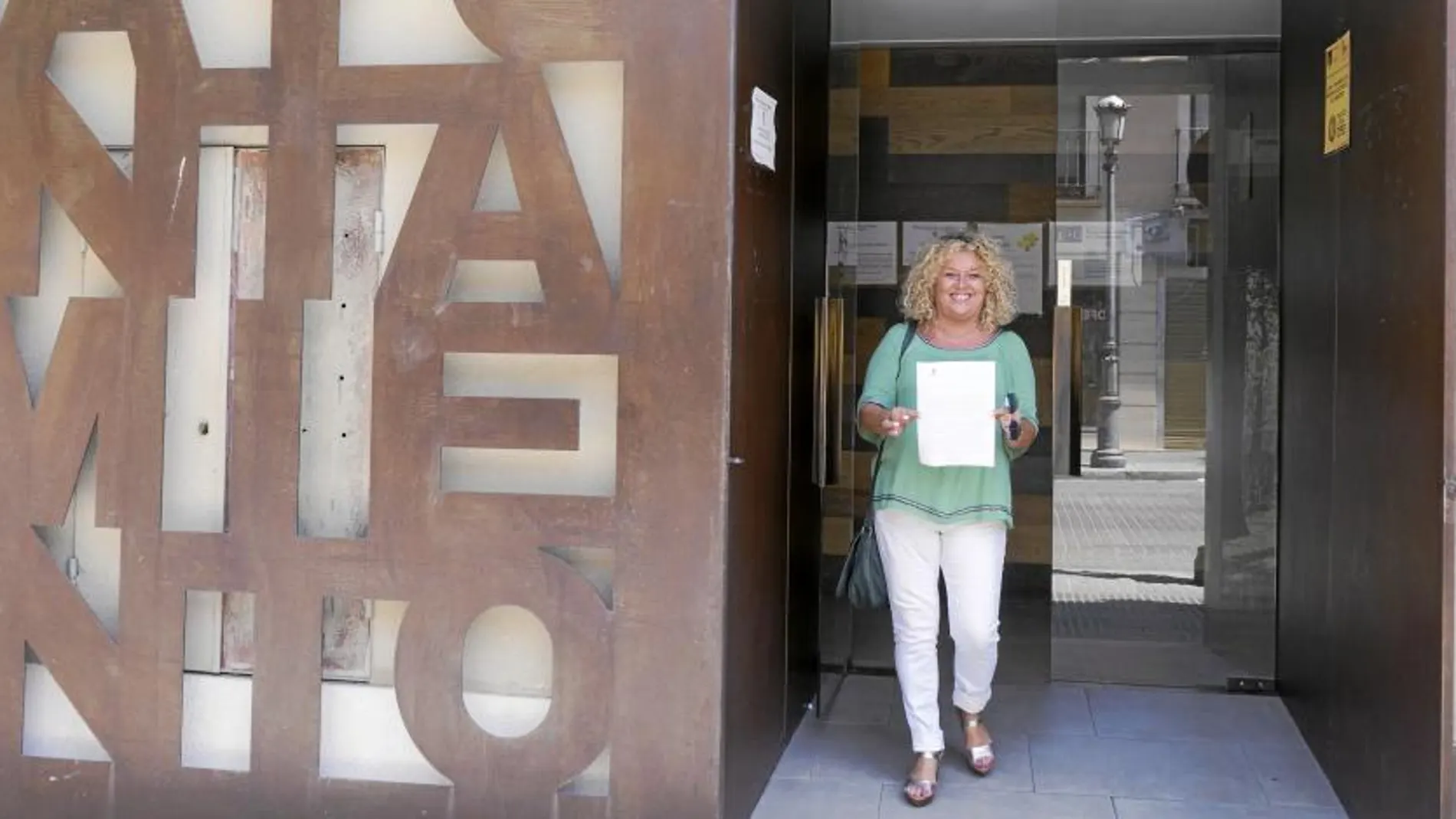 La ex alcaldesa, Cristina Moreno (PSOE), presentó ayer en el registro del Ayuntamiento de Aranjuez su dimisión