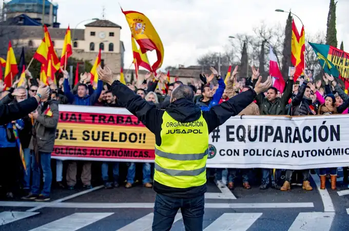 Policías y guardias civiles se rebelan contra los sindicatos por el «engaño» en el pacto salarial