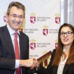 Juan Martínez Majo y Soraya Mayo firman el acuerdo de colaboración