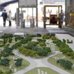 La nueva maqueta para el proyecto de viviendas en las cocheras de Cuatro Caminos recoge las modificaciones exigidas por el Ayuntamiento